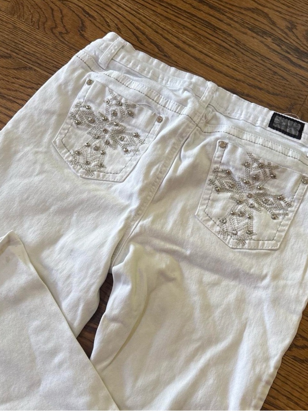 Women’s 11 Earl White Vintage Midrise Bootcut Jeans with Rhinestone Pockets